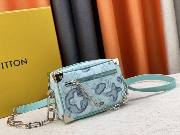 ルイヴィトンバッグ背面デザイン